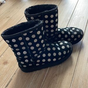 VGC- UGG size 2 boots. Black